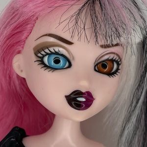 Meet your Posher, Cynthia